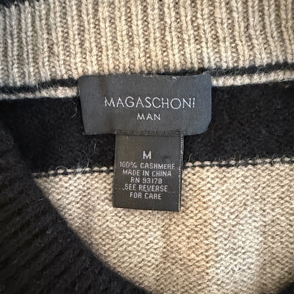 Magaschoni Men's Black and Cream 100% Cashmere Knit Sweater - Picture 6 of 7